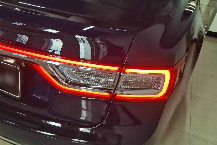 Used Lincoln Continental 2019 2.0T Two-Wheel Drive Prestige Version China VI Standard Right Rear Taillight