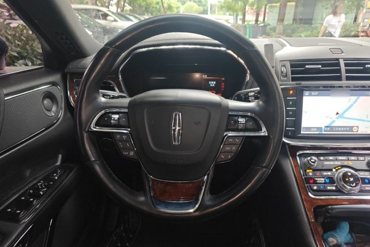 Used Lincoln Continental 2019 2.0T Two-Wheel Drive Prestige Version China VI Standard Steering Wheel