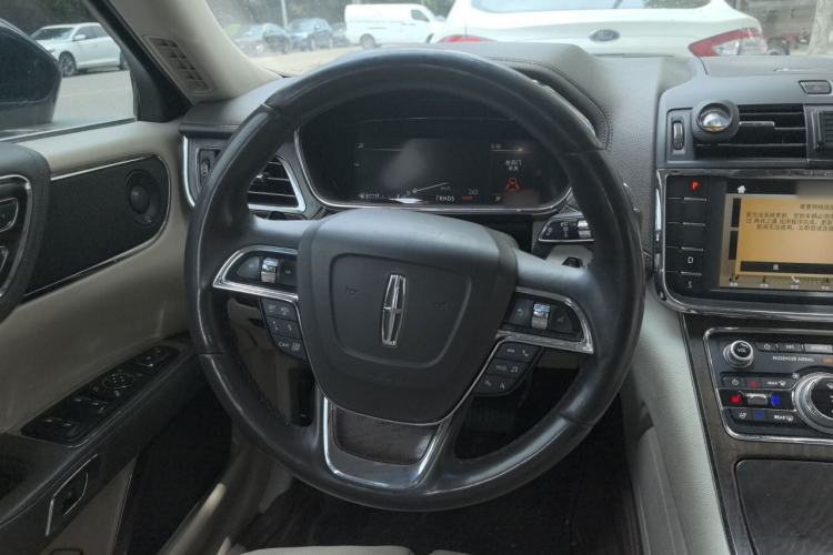 Used Lincoln Continental 2019 2.0T Two-Wheel Drive Prestige Version China VI Standard Steering Wheel