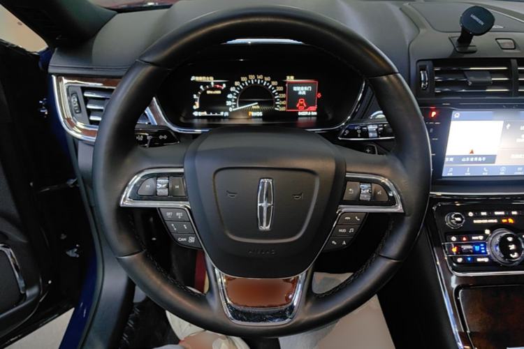 Used Lincoln Continental 2019 2.0T Two-Wheel Drive Prestige Version China VI Standard Steering Wheel
