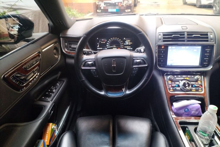 Used Lincoln Continental 2019 2.0T Two-Wheel Drive Prestige Version China VI Standard Steering Wheel