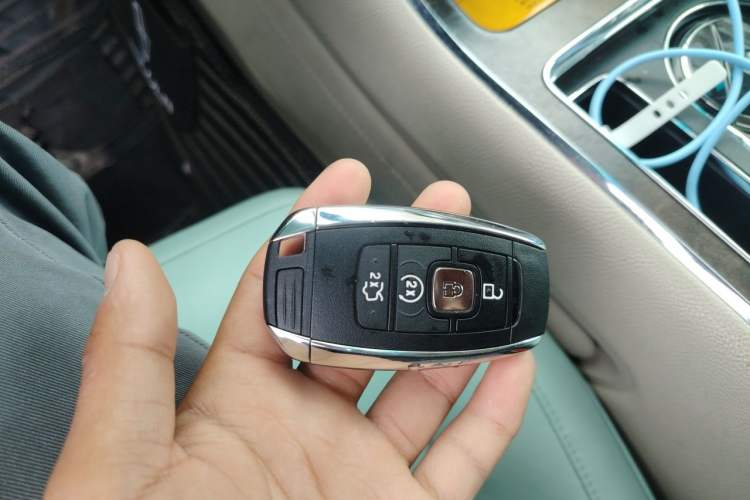 Used Lincoln Continental 2019 2.0T Two-Wheel Drive Prestige Version China VI Standard Vehicle Key
