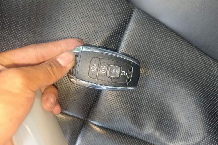 Used Lincoln Continental 2019 2.0T Two-Wheel Drive Prestige Version China VI Standard Vehicle Key