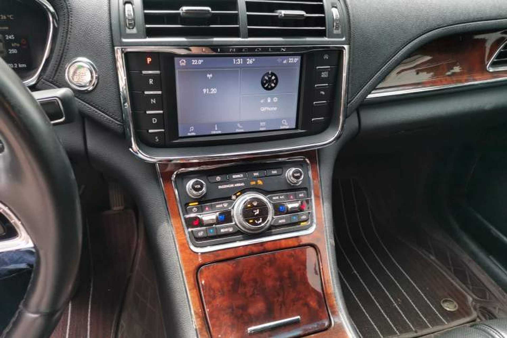 Used Lincoln Continental 2019 2.0T Two-Wheel Drive Luxury Edition China VI Standard Audio And AC Panel