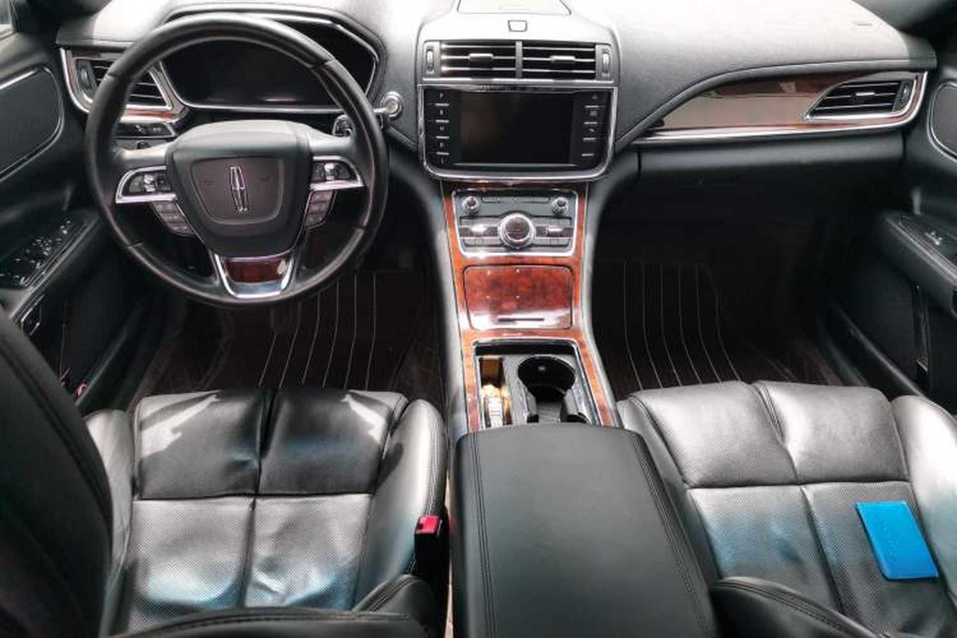 Used Lincoln Continental 2019 2.0T Two-Wheel Drive Luxury Edition China VI Standard Center Console