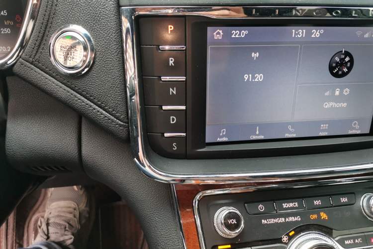 Used Lincoln Continental 2019 2.0T Two-Wheel Drive Luxury Edition China VI Standard Gear Lever