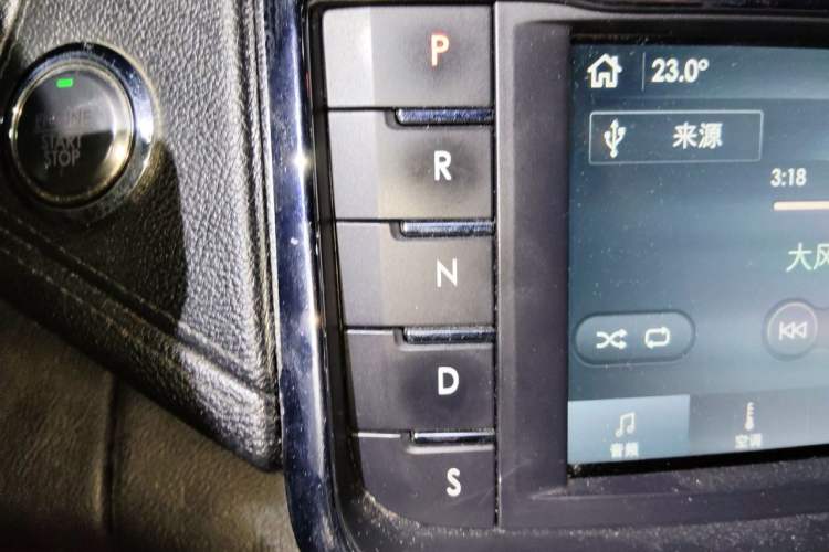 Used Lincoln Continental 2019 2.0T Two-Wheel Drive Luxury Edition China VI Standard Gear Lever