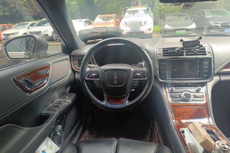 Used Lincoln Continental 2019 2.0T Two-Wheel Drive Luxury Edition China VI Standard Steering Wheel