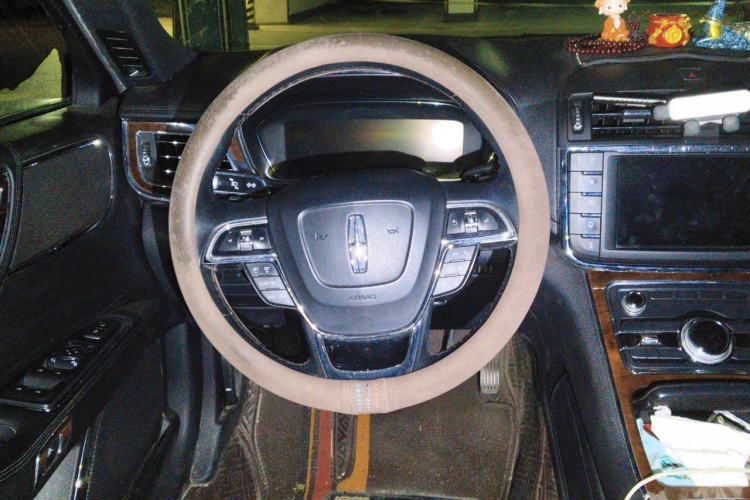Used Lincoln Continental 2019 2.0T Two-Wheel Drive Luxury Edition China V Standard Steering Wheel