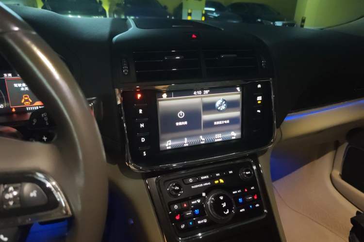 Used Lincoln Continental 2019 2.0T Two-Wheel Drive Luxury Edition China VI Standard Audio And AC Panel
