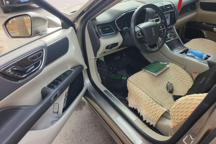 Used Lincoln Continental 2019 2.0T Two-Wheel Drive Luxury Edition China VI Standard Driver Seat