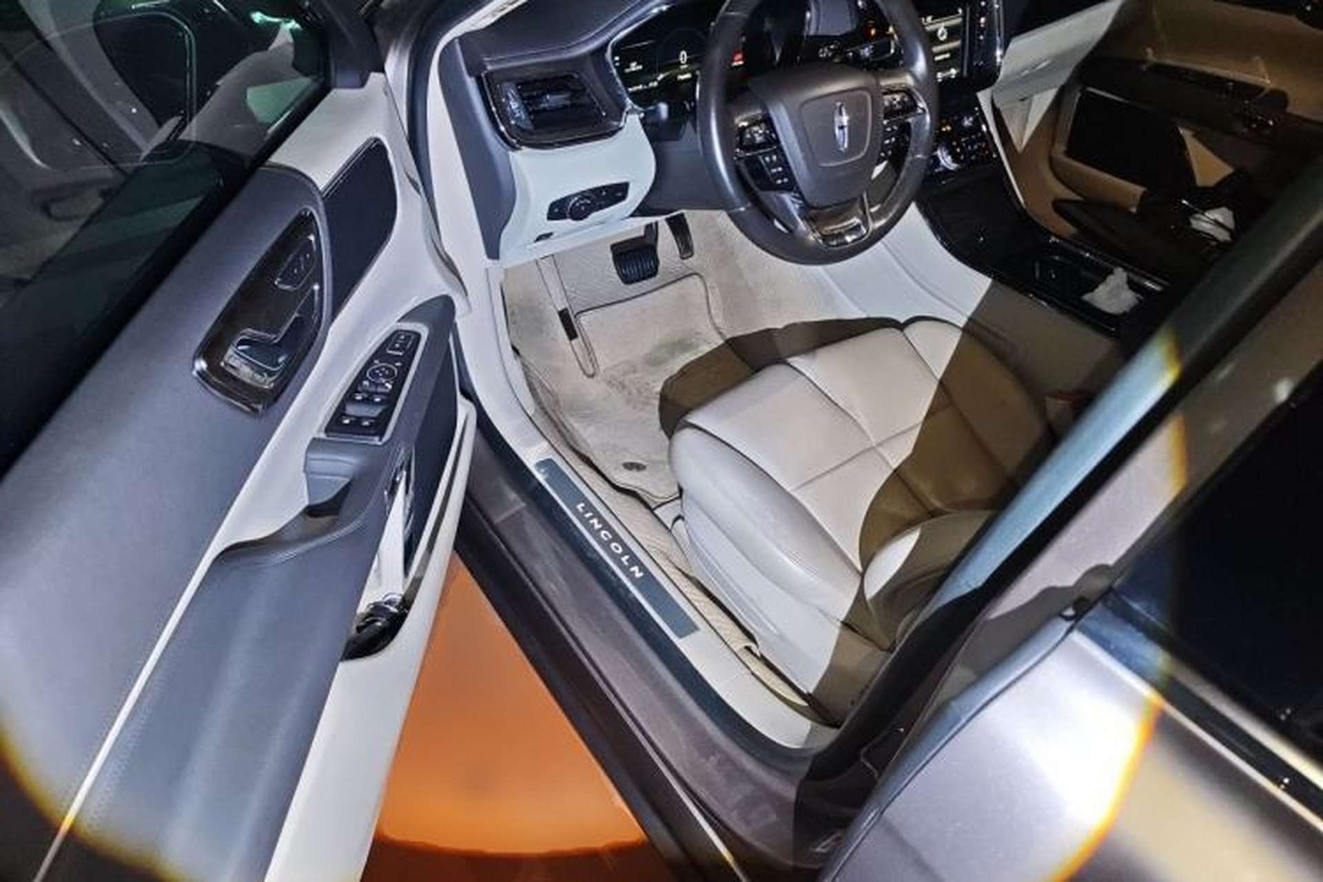 Used Lincoln Continental 2019 2.0T Two-Wheel Drive Luxury Edition China VI Standard Driver Seat
