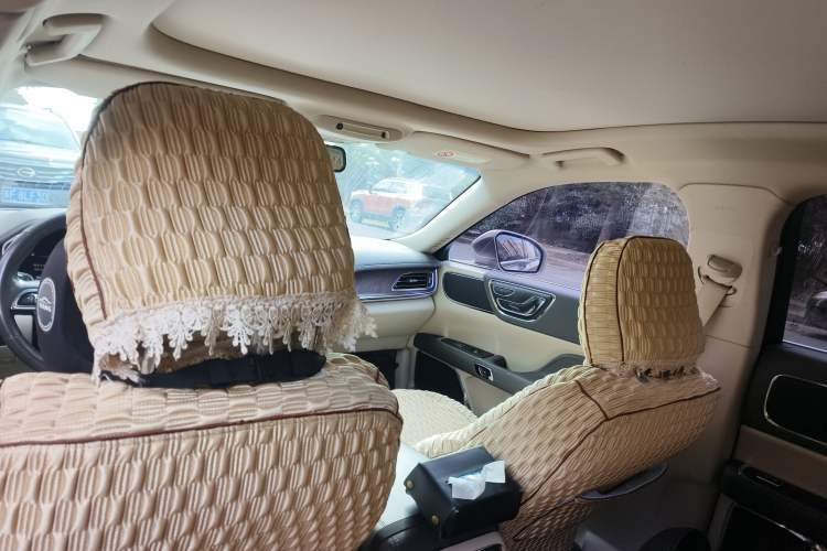 Used Lincoln Continental 2019 2.0T Two-Wheel Drive Luxury Edition China VI Standard Headliner