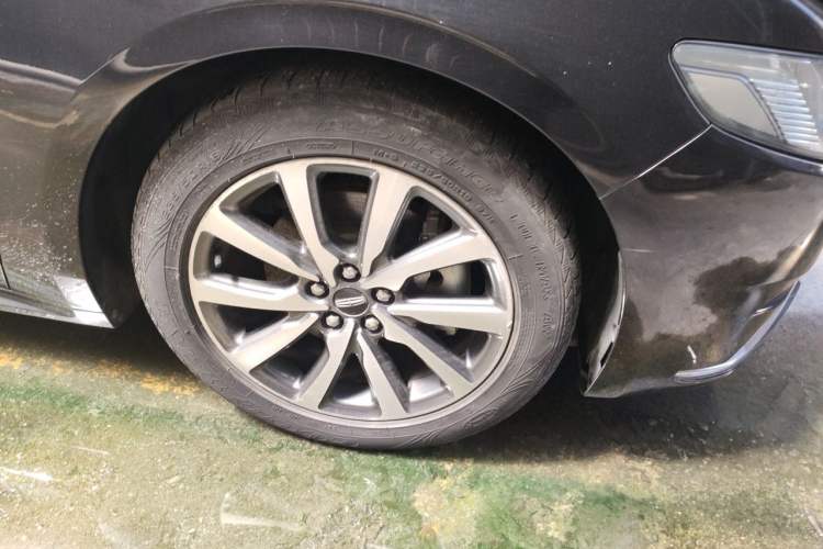 Used Lincoln Continental 2019 2.0T Two-Wheel Drive Luxury Edition China VI Standard Right Front Wheel Hub