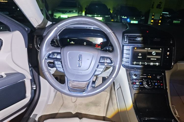 Used Lincoln Continental 2019 2.0T Two-Wheel Drive Luxury Edition China VI Standard Steering Wheel