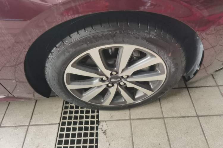 Used Lincoln Continental 2019 2.0T Two-Wheel Drive Luxury Edition China VI Standard Right Front Wheel Hub
