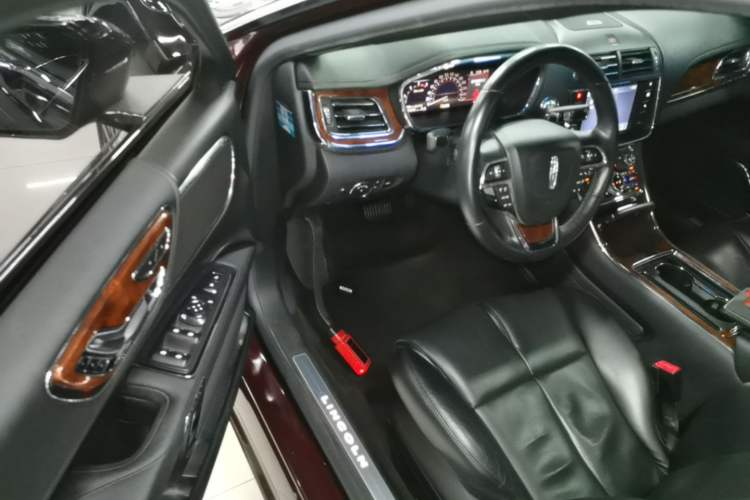 Used Lincoln Continental 2019 2.0T Two-Wheel Drive Luxury Edition China VI Standard Driver Seat