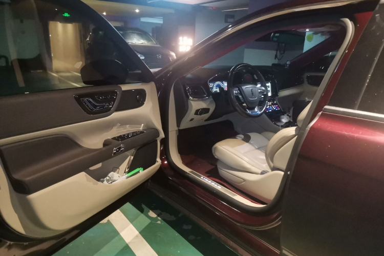 Used Lincoln Continental 2019 2.0T Two-Wheel Drive Prestige Version China VI Standard Driver Seat