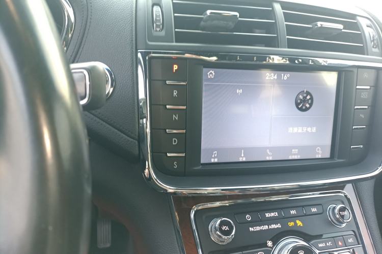 Used Lincoln Continental 2019 2.0T Two-Wheel Drive Luxury Edition China VI Standard Gear Lever