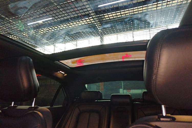 Used Lincoln Continental 2019 2.0T Two-Wheel Drive Luxury Edition China VI Standard Headliner