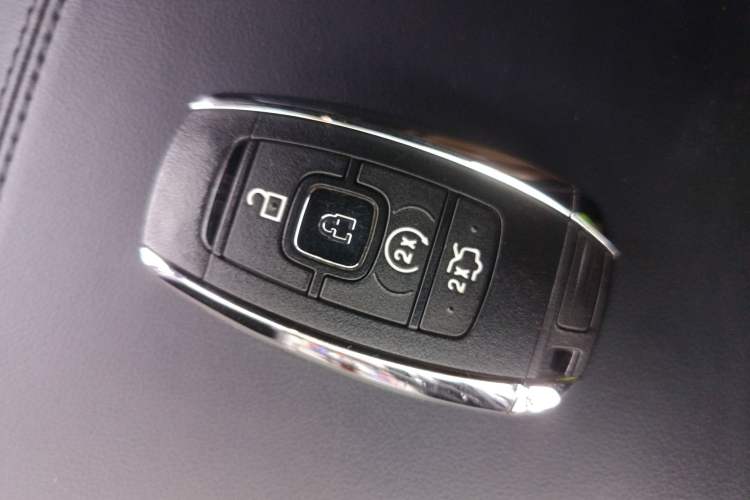 Used Lincoln Continental 2019 2.0T Two-Wheel Drive Prestige Version China VI Standard Interior 1