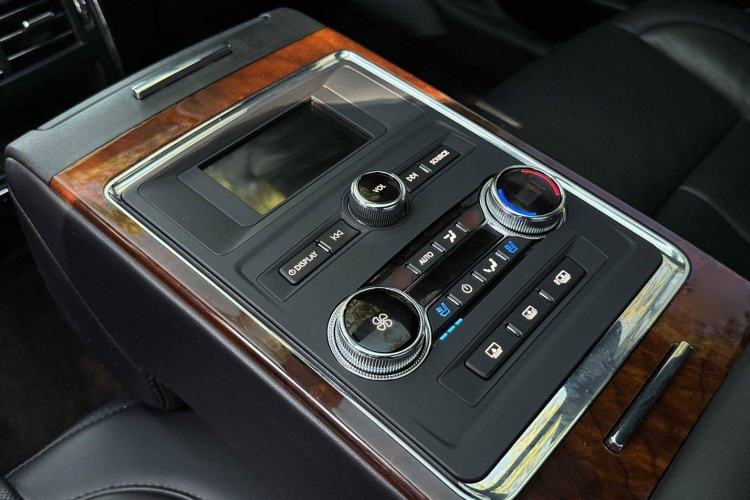 Used Lincoln Continental 2019 2.0T Two-Wheel Drive Luxury Edition China VI Standard Interior 13