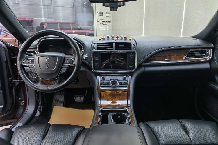 Used Lincoln Continental 2019 2.0T Two-Wheel Drive Luxury Edition China VI Standard Interior 3