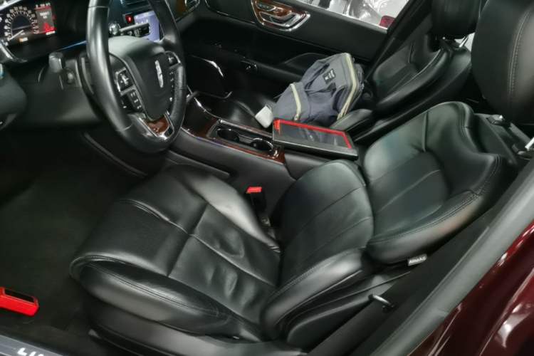 Used Lincoln Continental 2019 2.0T Two-Wheel Drive Luxury Edition China VI Standard Left Front Seat