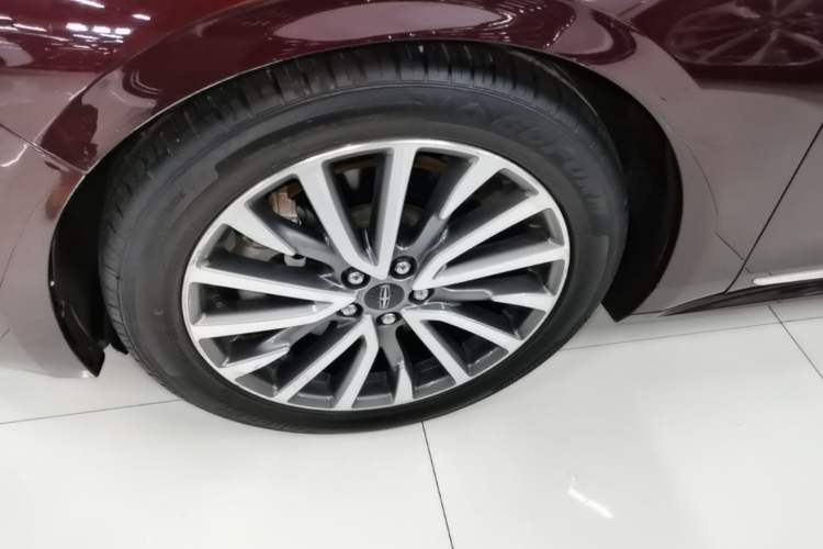 Used Lincoln Continental 2019 2.0T Two-Wheel Drive Luxury Edition China VI Standard Left Front Wheel Hub