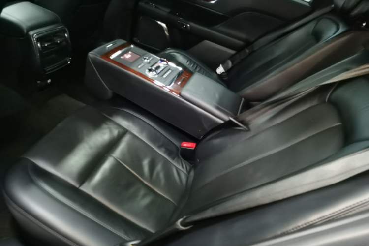 Used Lincoln Continental 2019 2.0T Two-Wheel Drive Luxury Edition China VI Standard Left Rear Seat