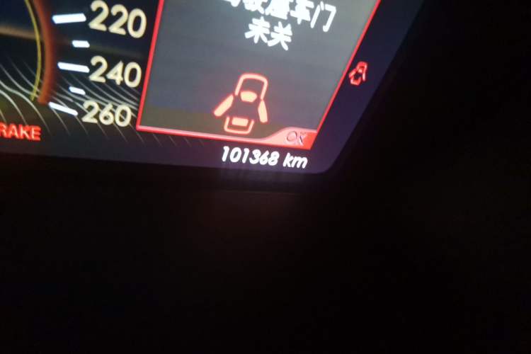 Used Lincoln Continental 2019 2.0T Two-Wheel Drive Prestige Version China VI Standard Odometer Close Up