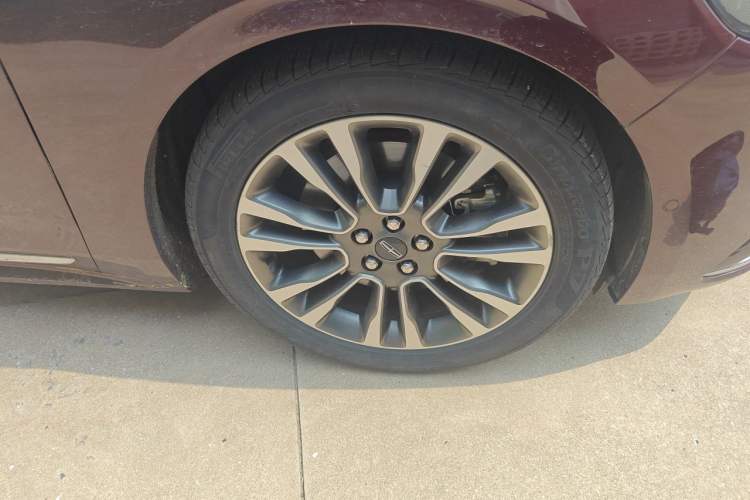 Used Lincoln Continental 2019 2.0T Two-Wheel Drive Prestige Version China VI Standard Right Front Wheel Hub