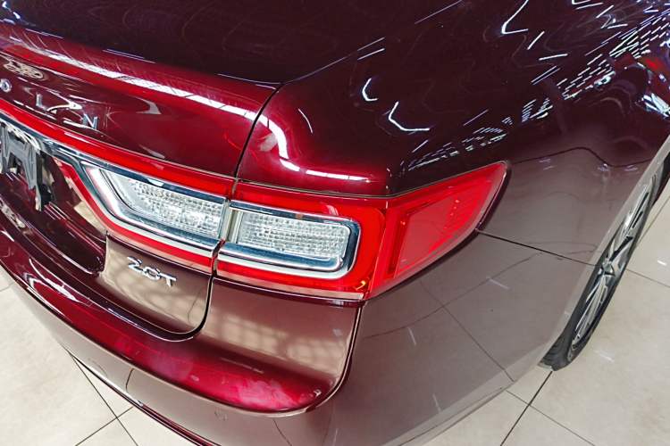 Used Lincoln Continental 2019 2.0T Two-Wheel Drive Luxury Edition China VI Standard Right Rear Taillight