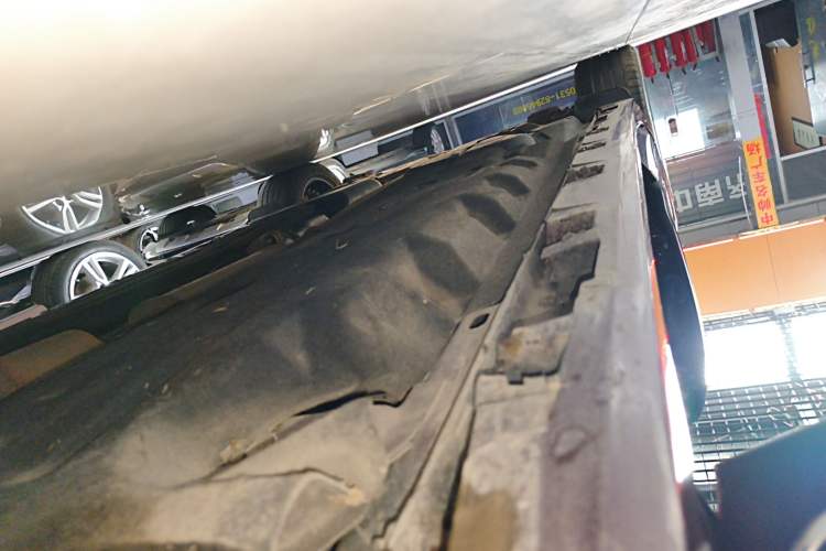 Used Lincoln Continental 2019 2.0T Two-Wheel Drive Luxury Edition China VI Standard Right Side Sill