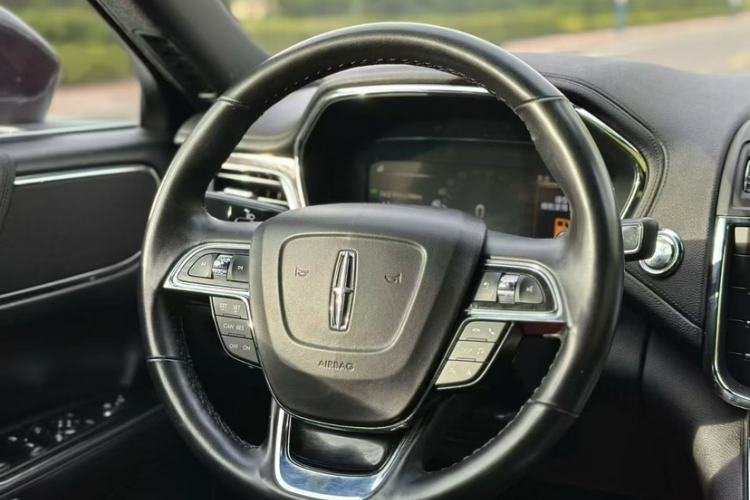 Used Lincoln Continental 2019 2.0T Two-Wheel Drive Luxury Edition China VI Standard Steering Wheel