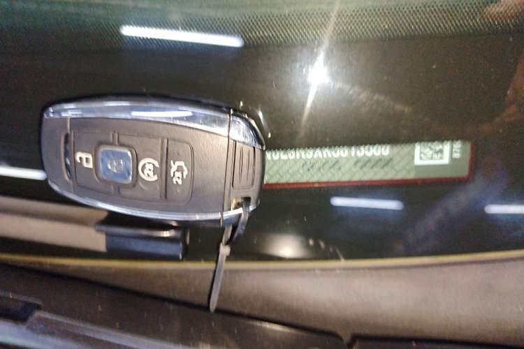 Used Lincoln Continental 2019 2.0T Two-Wheel Drive Luxury Edition China VI Standard Vehicle Key