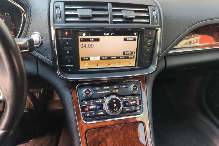 Used Lincoln Continental 2019 2.0T Two-Wheel Drive Luxury Edition China VI Standard Audio And AC Panel