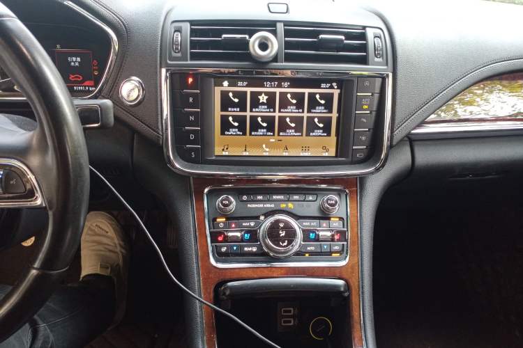 Used Lincoln Continental 2019 2.0T Two-Wheel Drive Prestige Version China VI Standard Audio And AC Panel