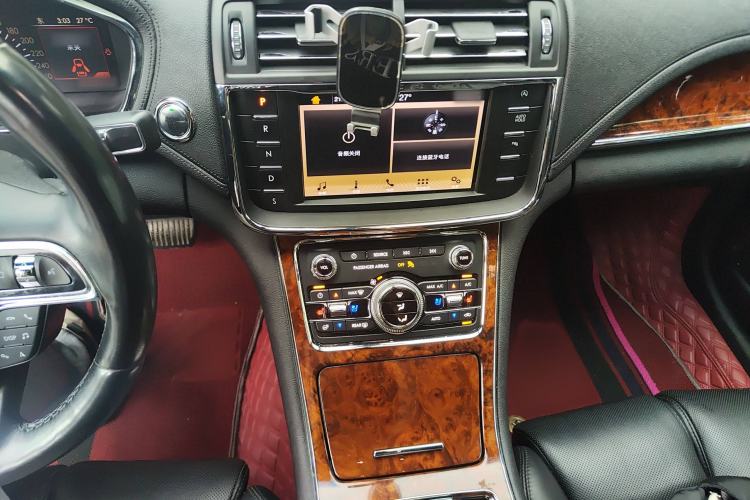 Used Lincoln Continental 2019 2.0T Two-Wheel Drive Luxury Edition China VI Standard Audio And AC Panel