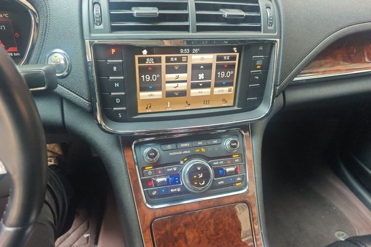 Used Lincoln Continental 2019 2.0T Two-Wheel Drive Luxury Edition China VI Standard Audio And AC Panel