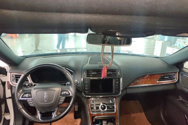 Used Lincoln Continental 2019 2.0T Two-Wheel Drive Luxury Edition China VI Standard Center Console