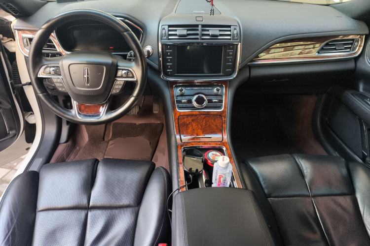 Used Lincoln Continental 2019 2.0T Two-Wheel Drive Luxury Edition China VI Standard Center Console