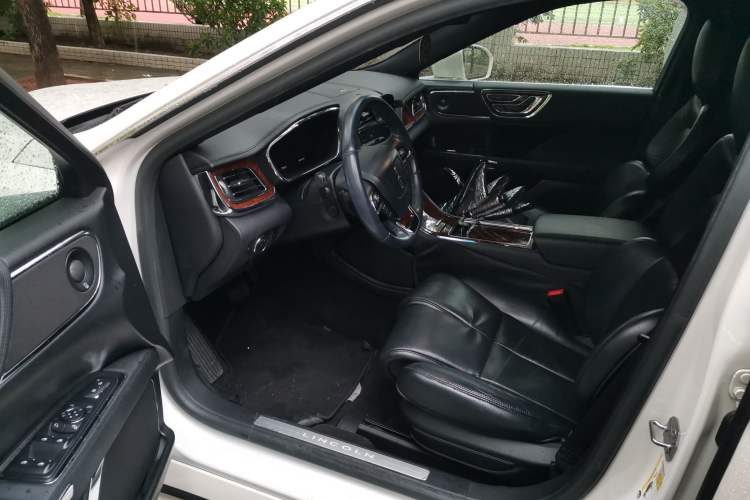 Used Lincoln Continental 2019 2.0T Two-Wheel Drive Prestige Version China VI Standard Driver Seat