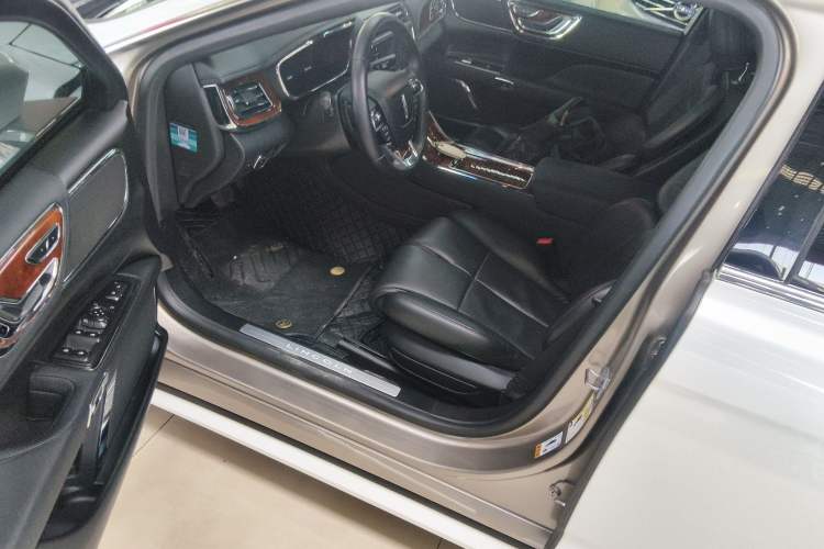 Used Lincoln Continental 2019 2.0T Two-Wheel Drive Luxury Edition China VI Standard Driver Seat