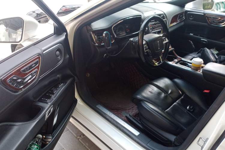 Used Lincoln Continental 2019 2.0T Two-Wheel Drive Prestige Version China VI Standard Driver Seat