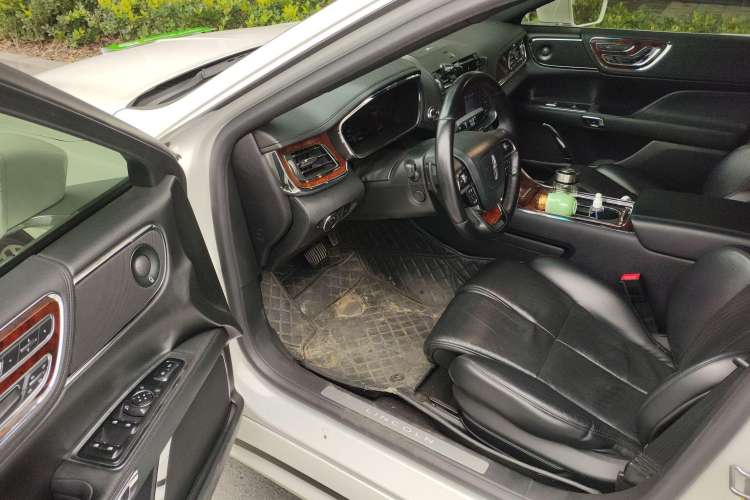 Used Lincoln Continental 2019 2.0T Two-Wheel Drive Prestige Version China VI Standard Driver Seat
