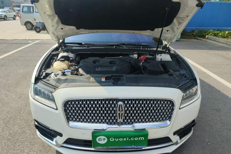 Used Lincoln Continental 2019 2.0T Two-Wheel Drive Prestige Version China VI Standard Engine Bay