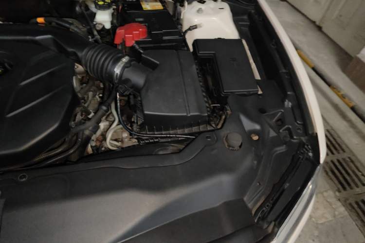 Used Lincoln Continental 2019 2.0T Two-Wheel Drive Prestige Version China VI Standard Engine Bay Left