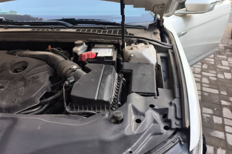 Used Lincoln Continental 2019 2.0T Two-Wheel Drive Luxury Edition China VI Standard Engine Bay Left
