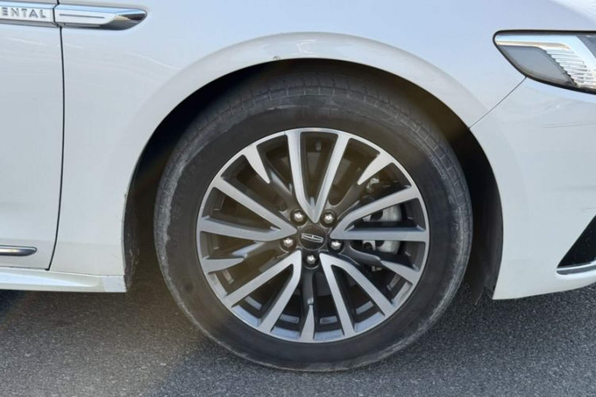Used Lincoln Continental 2019 2.0T Two-Wheel Drive Luxury Edition China VI Standard Exterior 4